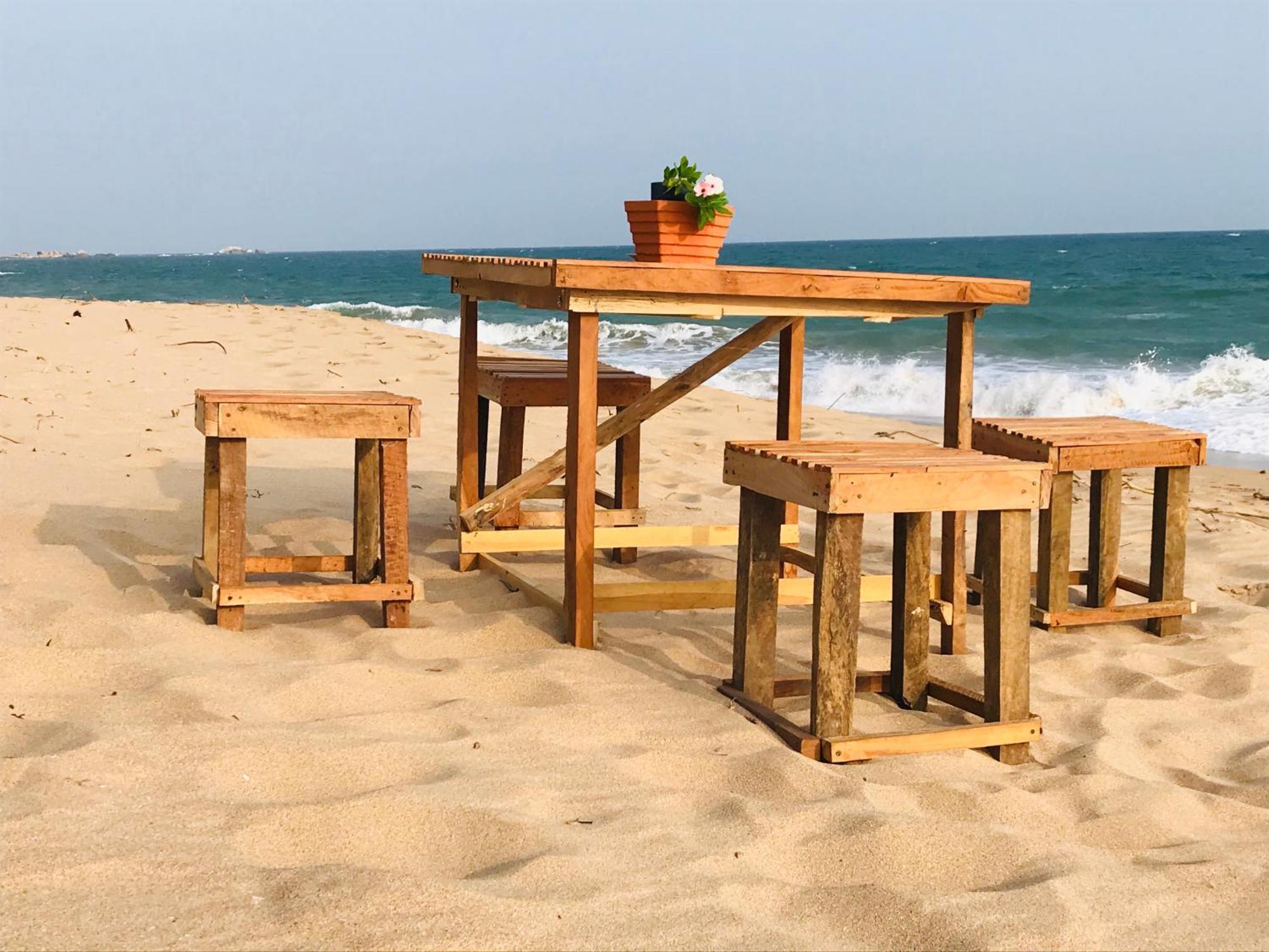 Waves Ranna Cabana And Seafood Exterior foto