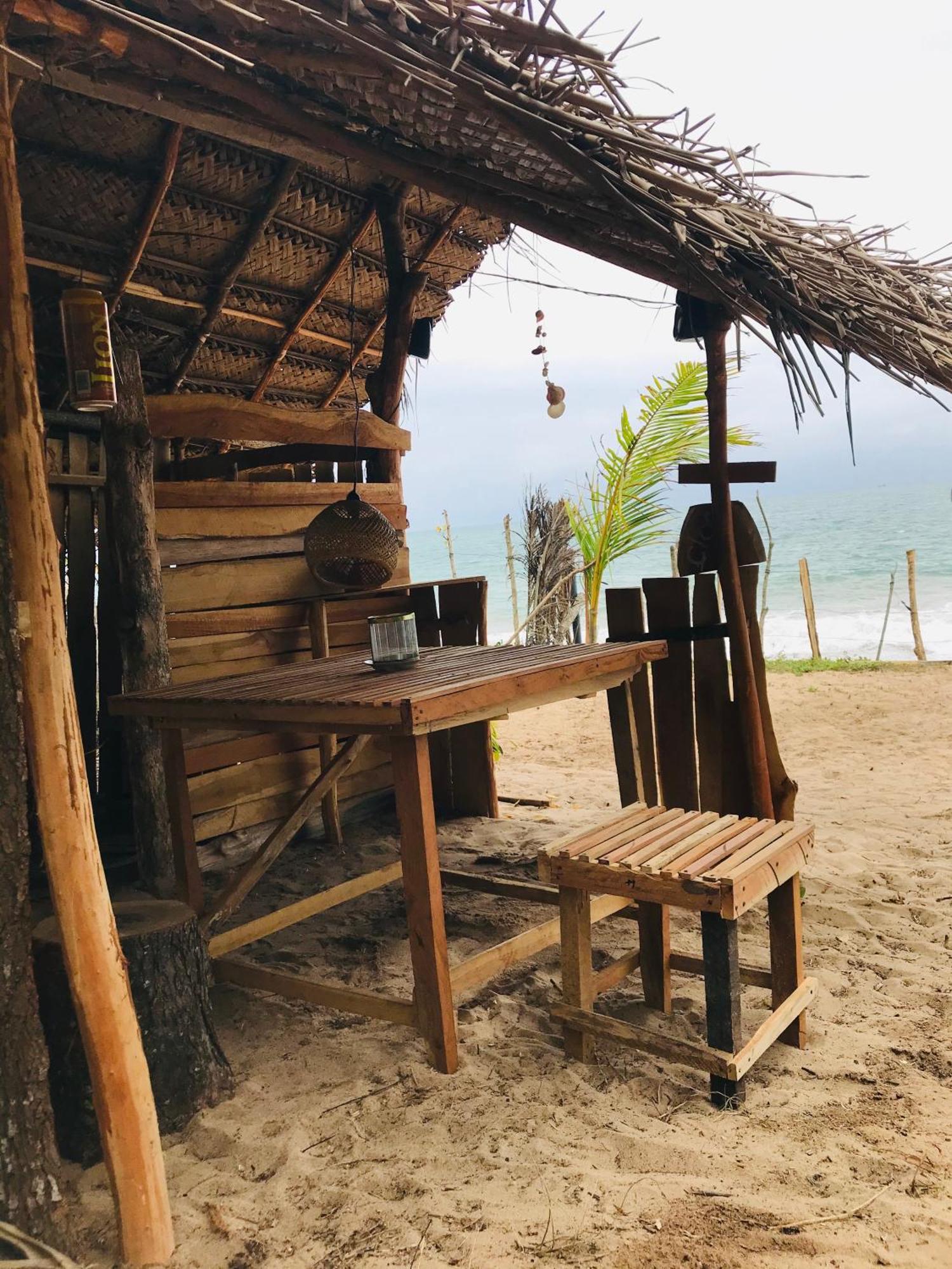 Waves Ranna Cabana And Seafood Exterior foto