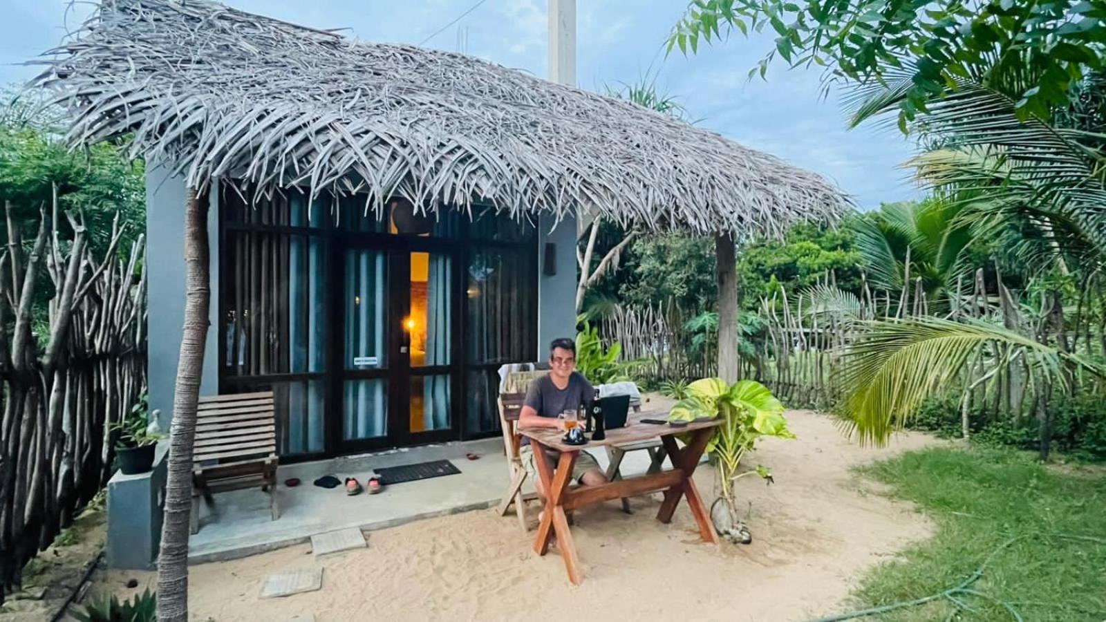 Waves Ranna Cabana And Seafood Exterior foto